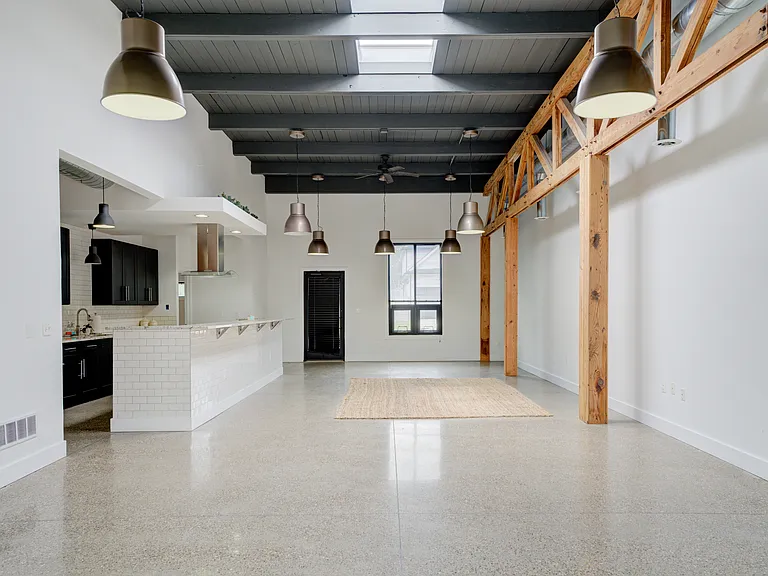 1300 Batavia Ave #2 — Photo 9