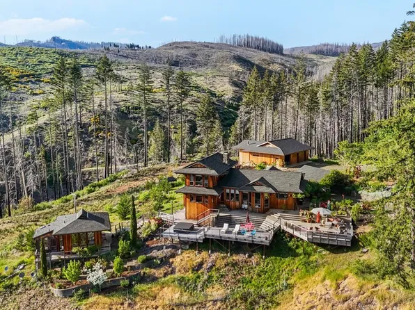 29836 N Umpqua Hwy, Idleyld Park, OR 97447