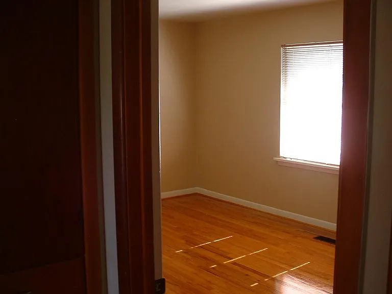 1209 Windsor Way — Photo 14