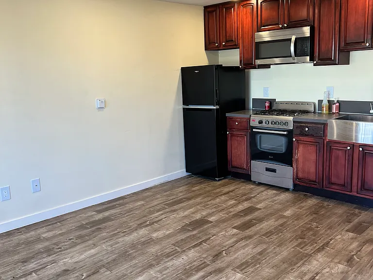 1901 W Florence Ave #5 — Photo 7