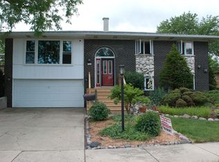 15433 Maple Ct, Oak Forest, IL