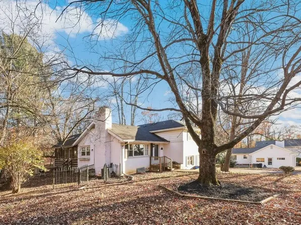 1105 Westbriar Ct NE, Vienna, VA 22180