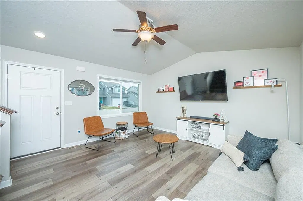 3 bed, 1440 sqft, $2,195 — Photo 3