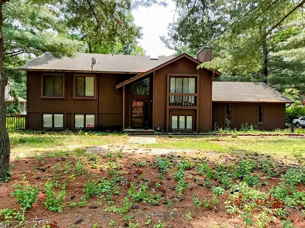 5445 Pineview Dr, Ypsilanti, MI 48197