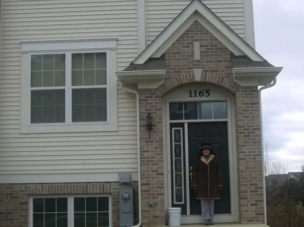 1165 Orangery Ct, Carol Stream, IL 60188