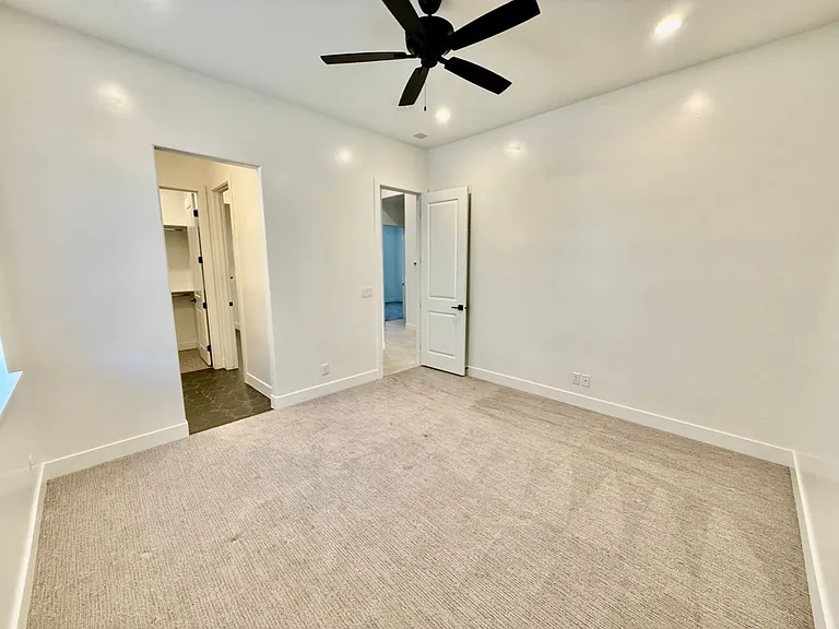 3714 S McKenzie Ln — Photo 16