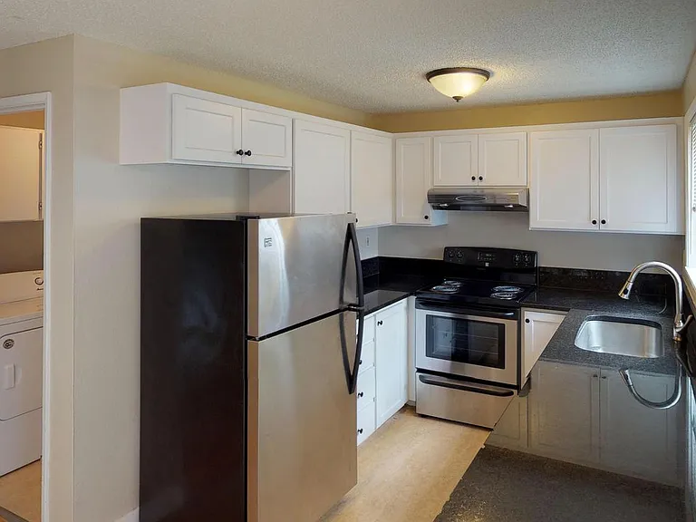 3535 N Borthwick Ave — Photo 6