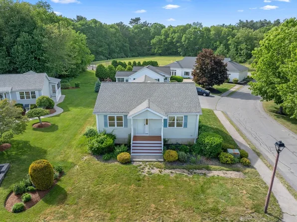 90 Crystal Water Dr Unit 90, East Bridgewater, MA 02333
