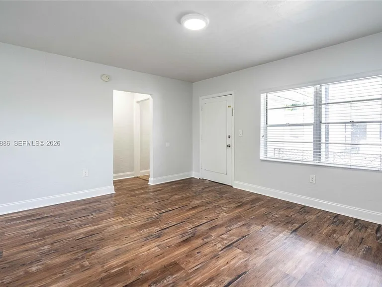 433 NE 82nd St #11 — Photo 3
