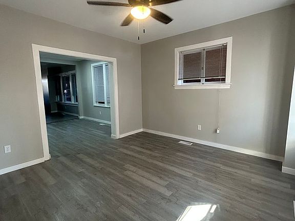 4th image of 320 Maclay St