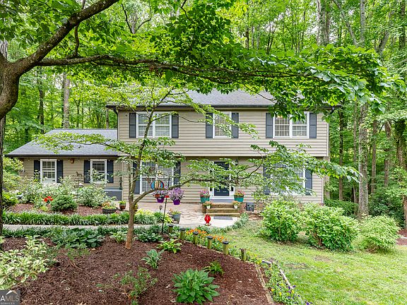 3rd image of 3672 Stonelake Ct SW