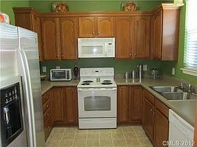 2nd image of 922 Ashworth Dr