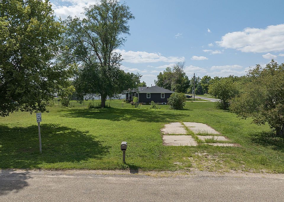 1st image of 307 Linn Dr