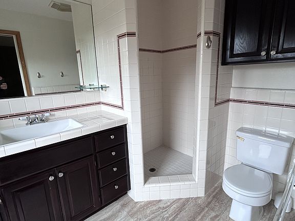 2nd image of 106 Fel Mar Dr