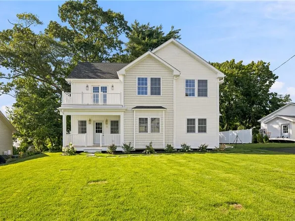 11 Juniper St, Barrington, RI 02806