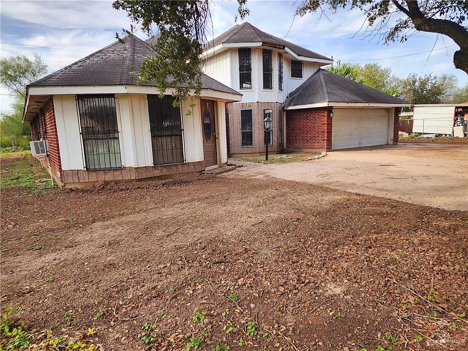 2nd image of 2811 E Arcola Ln