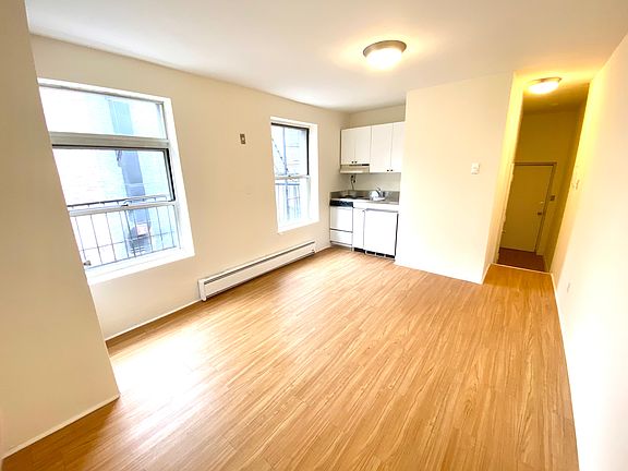 4th image of 319 6th Ave APT 3R