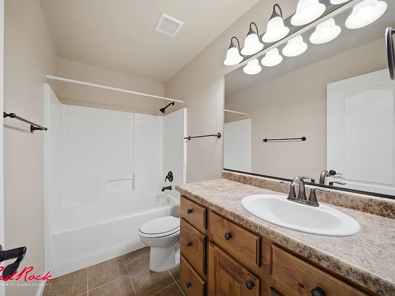 2422 S River Rd #5 — Photo 15