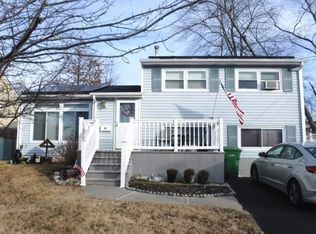 20 Campbell Dr, Parlin, NJ