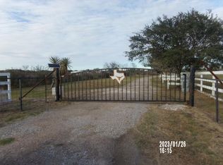 2663 Carr Rd, Beeville, TX 78102