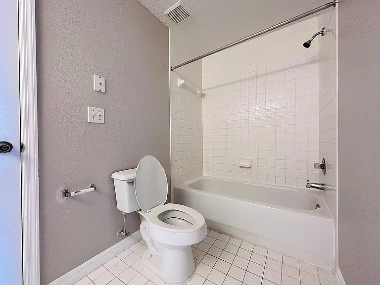 5535 Metrowest Blvd #204 — Photo 17