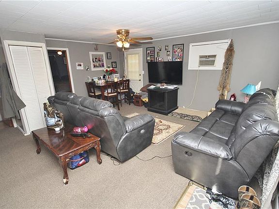 4th image of 36217 Carter Ave