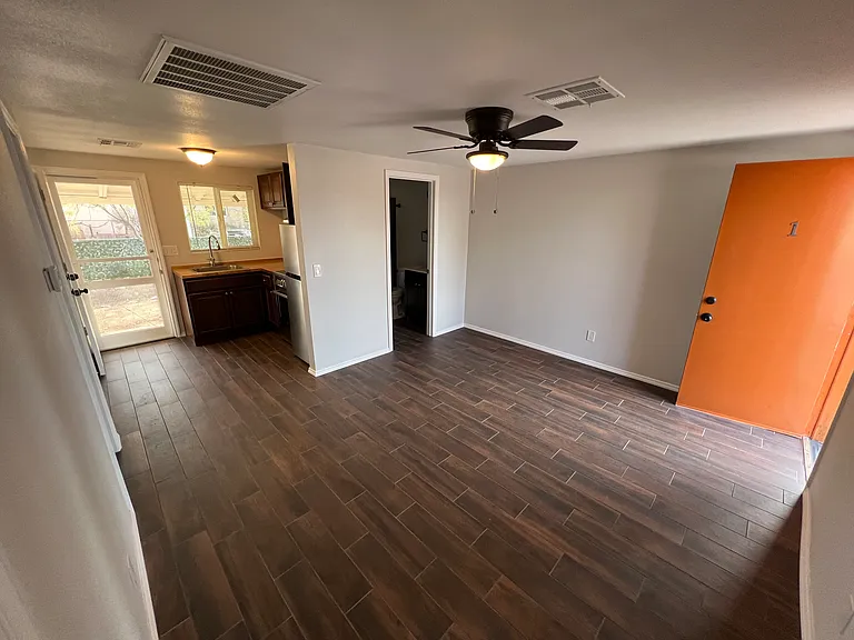 441 E Brady St #1 — Photo 5