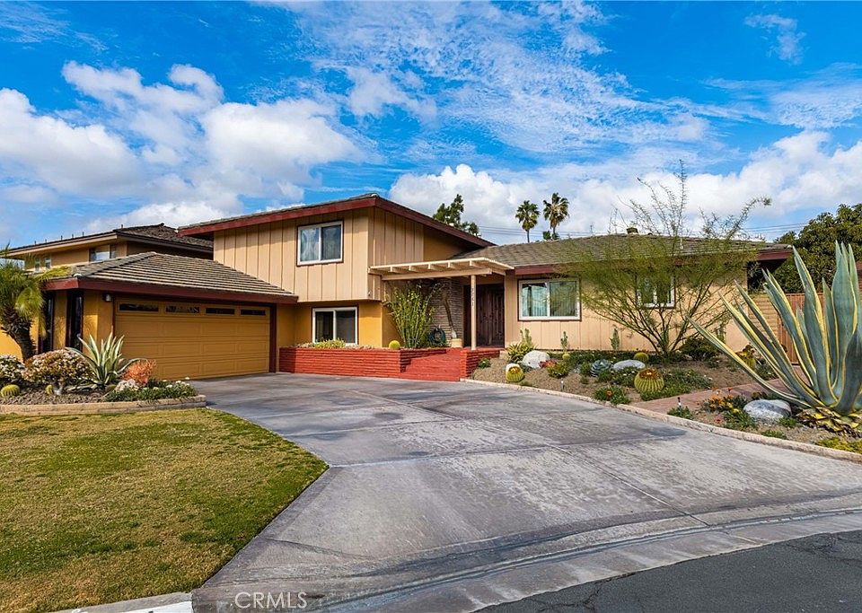 1st image of 9861 Theresa Ave