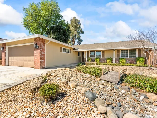 1520 Crestmont Oak Dr, Roseville, CA 95661