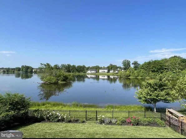 7126 Lake Dr, Warrenton, VA 20187