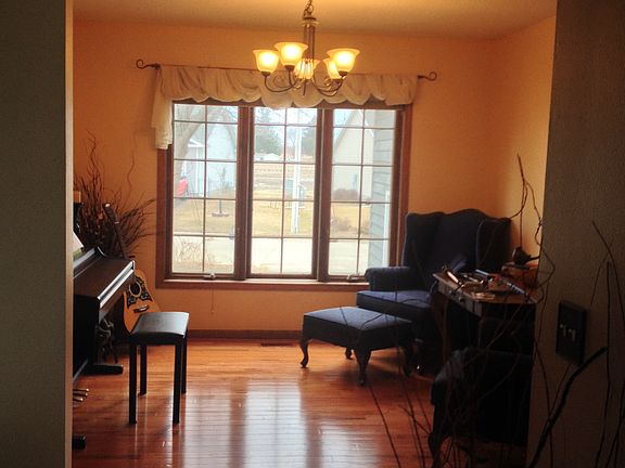 Dinning room used as music