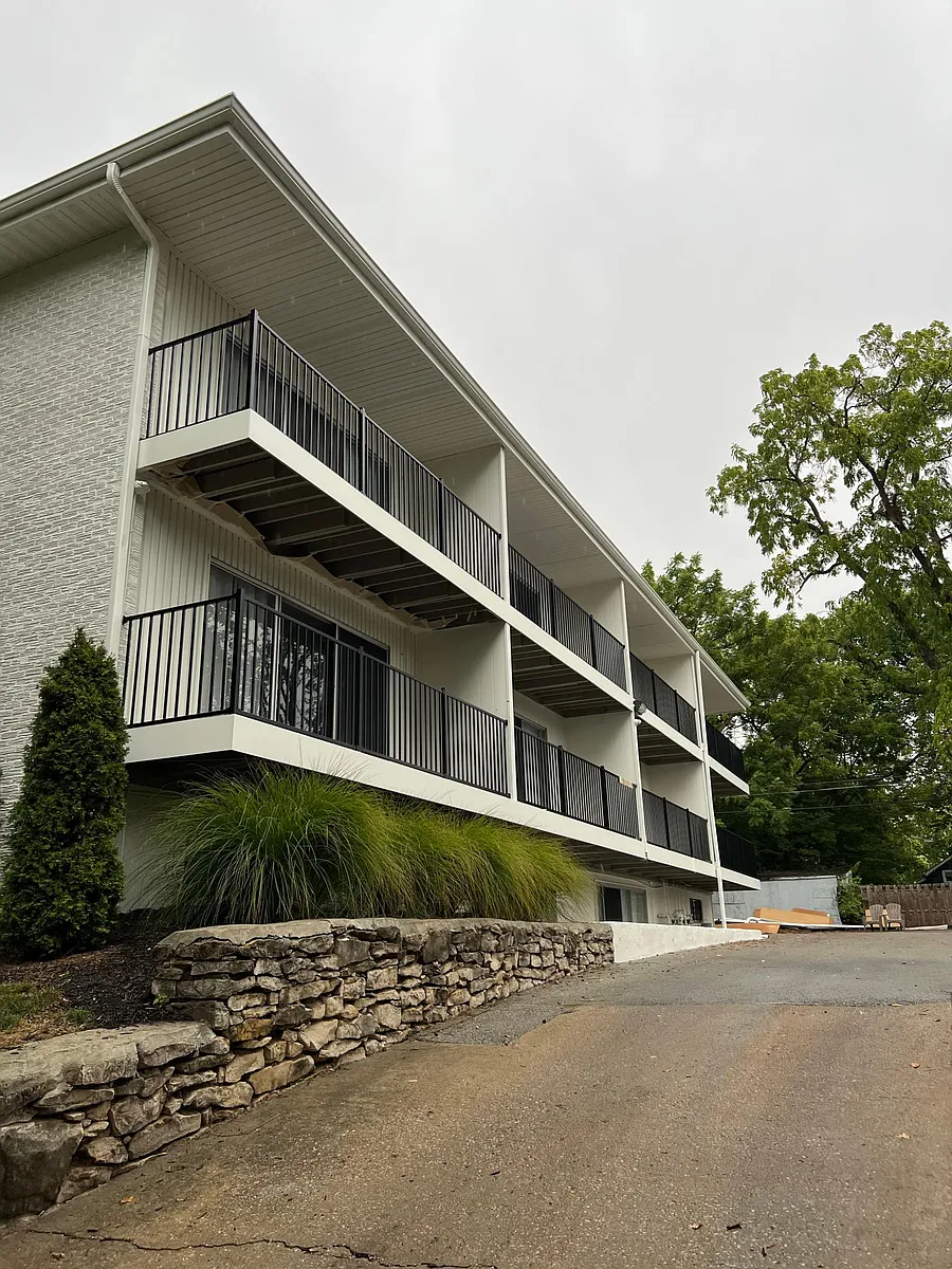 Building Photo - 4515 Jefferson St #1