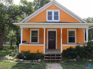 111 N Division Ave, Madison, SD 57042