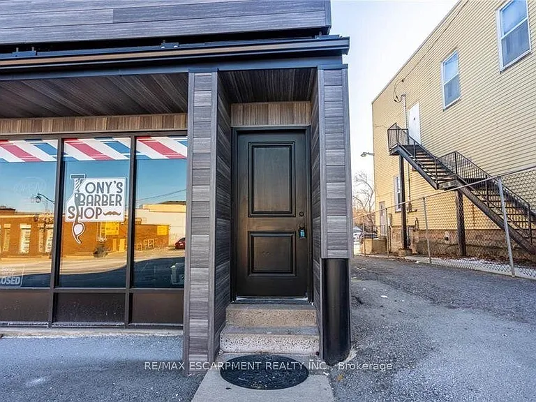 4289 Mountain St #3 — Photo 2