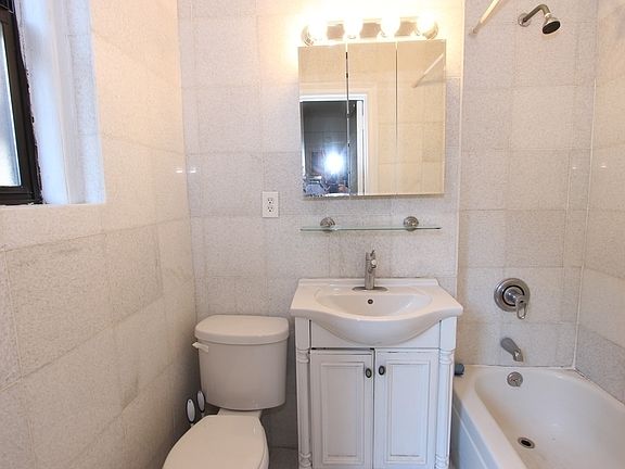 4th image of 244 W 72nd St #3E1