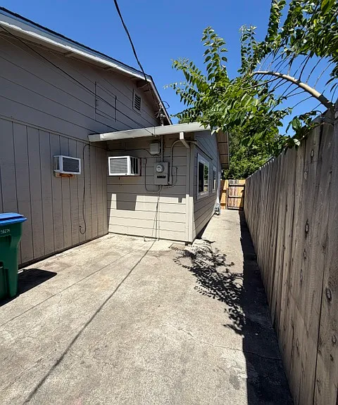 6431 N Pershing Ave — Photo 5