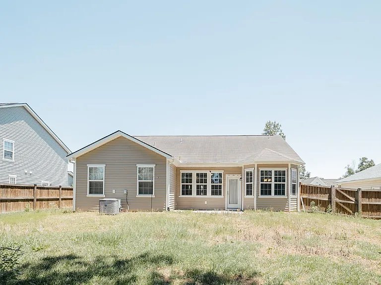 7798 High Maple Cir — Photo 23