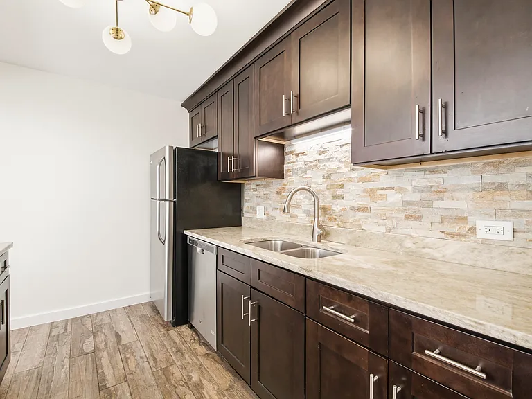 200 N Dearborn St #1007 — Photo 4