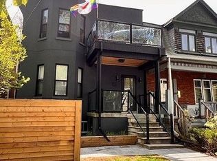 15 Thorburn Ave #203, Toronto, ON M6K 1C4