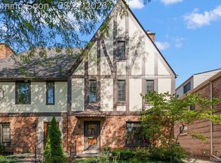 37 Cranford Ln, Grosse Pointe, MI 48230