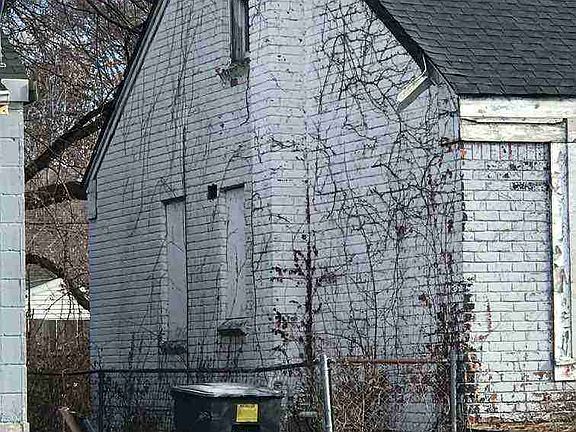 9602 Woodmont