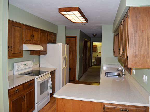 Kitchen, hallway to bedrooms