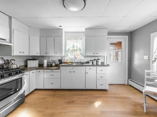344 Enfield Road, Lincoln, ME 04457