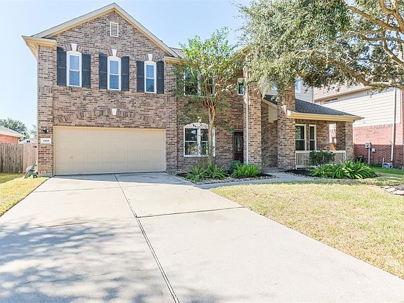 2nd image of 1810 Winding Hollow Dr