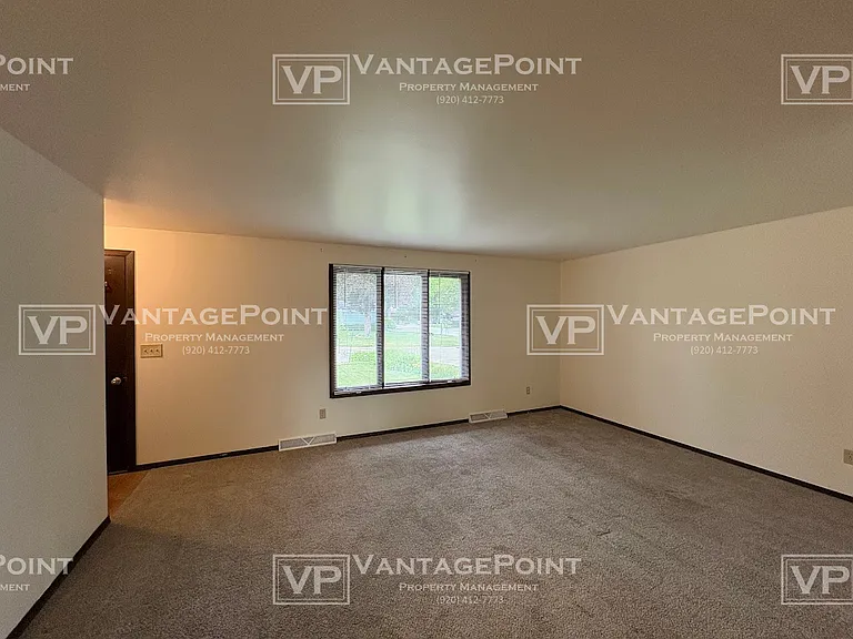 2571 Trojan Dr — Photo 8