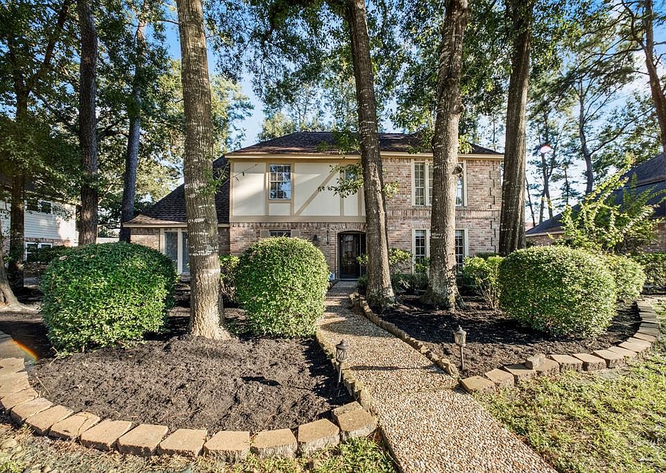 Great 2-story home on quiet cul-de-sac lot!