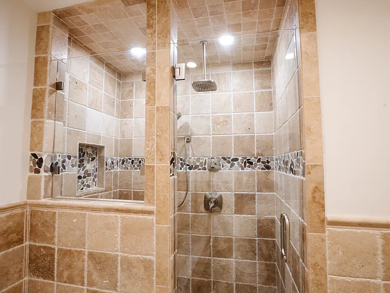 10933 Wellworth Ave #4 — Photo 35