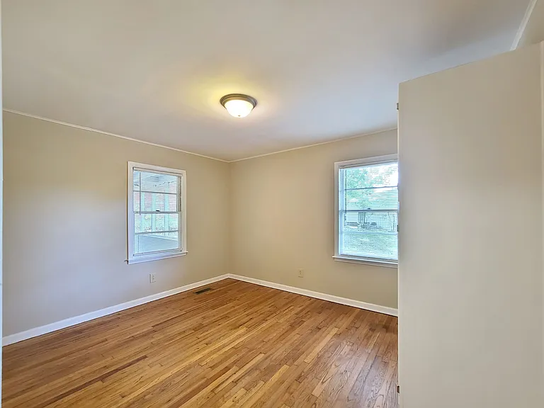 3225 Forrest Hills Dr SW — Photo 35