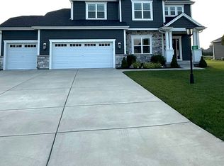 2863 Kegonsa Dr, Summit, WI 53066