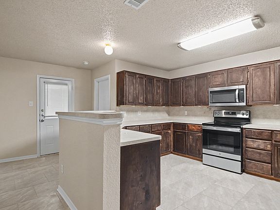 4th image of 3201 Tom Lockett Dr